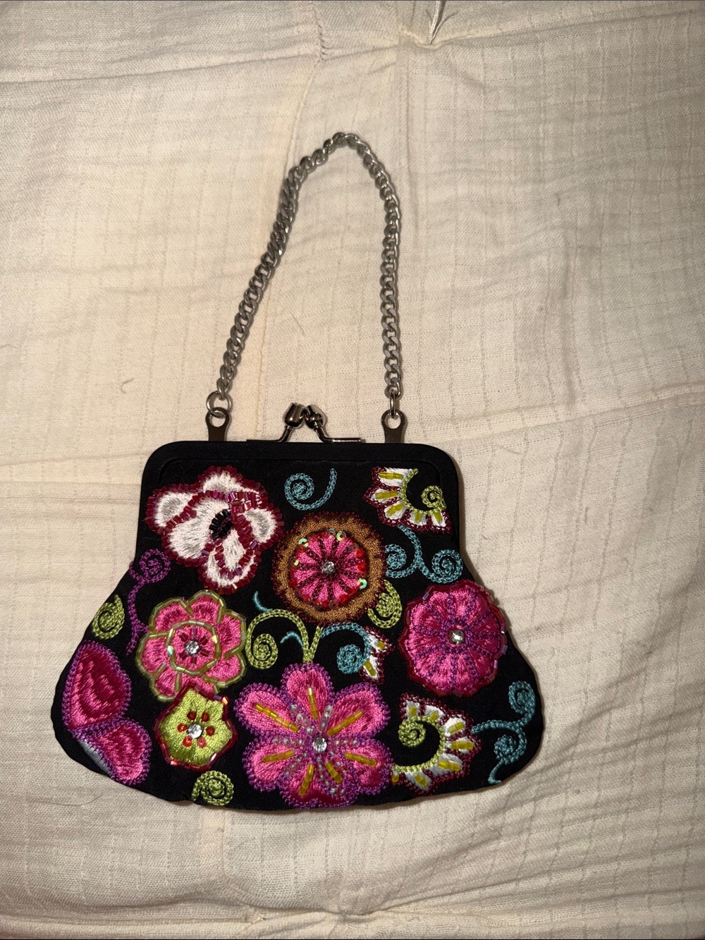 Vera Bradley 25th Anniversary Limited Edition Beaded Floral Kisslock Purse